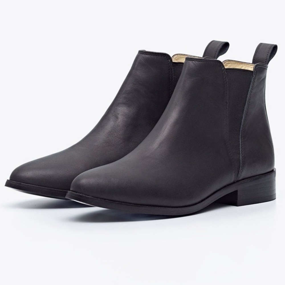 Nisolo Chelsea Black Leather Boot / Bootie